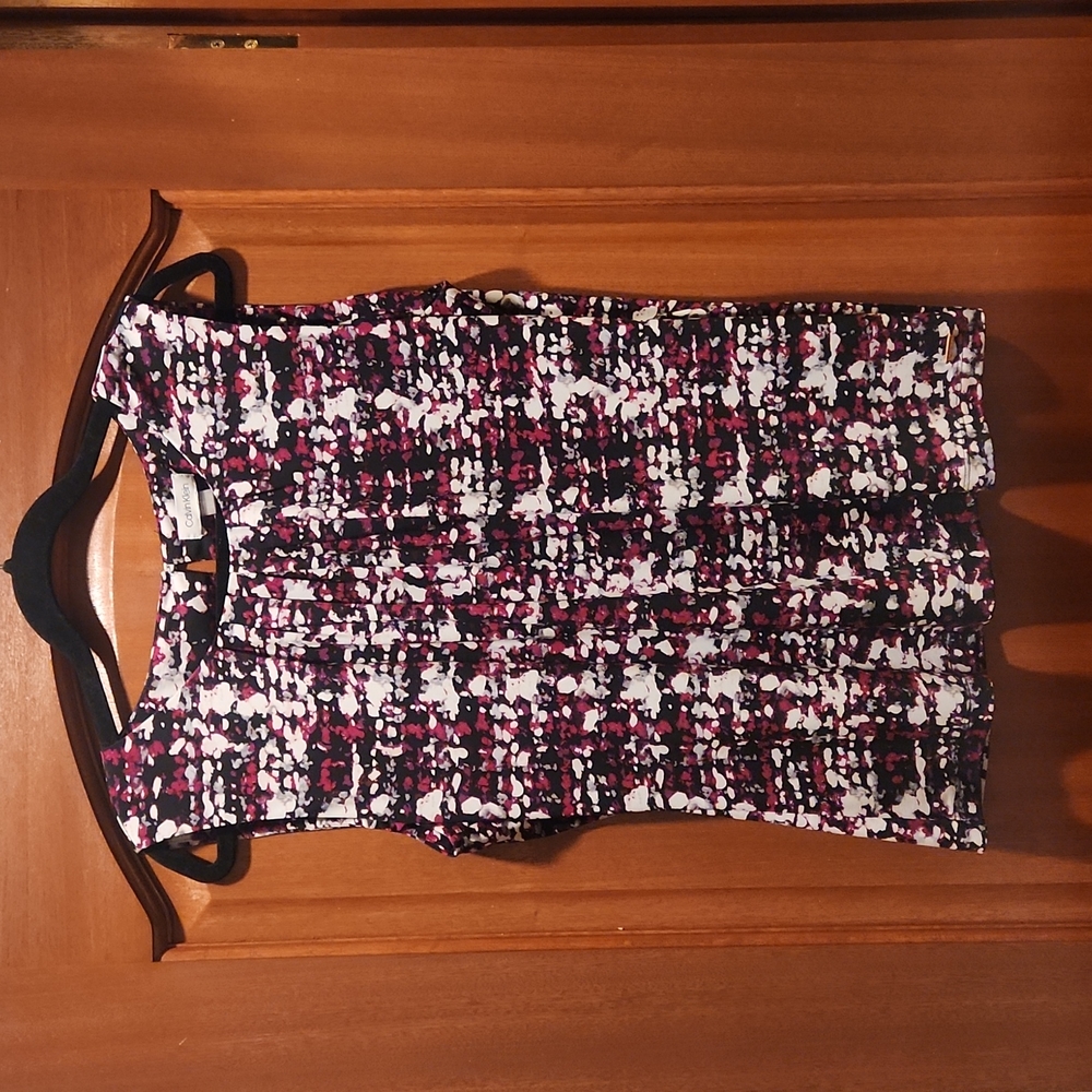 Calvin Klein Black, White & Magenta Patterned Sleeveless Top